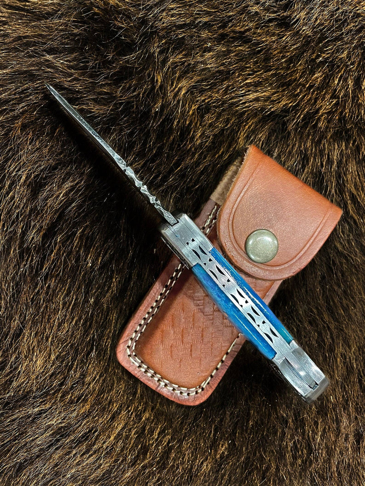 Titan International Pocket Knife Dyed Blue Bone 6.5'' Damascus Steel Knife Steel