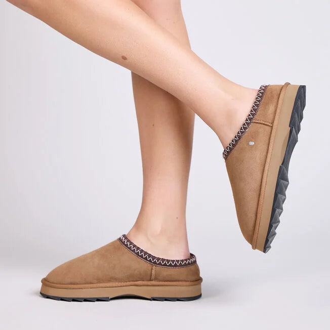 Emu Australia Women's Sharky Scuff Sheepskin Slipper Chestnut