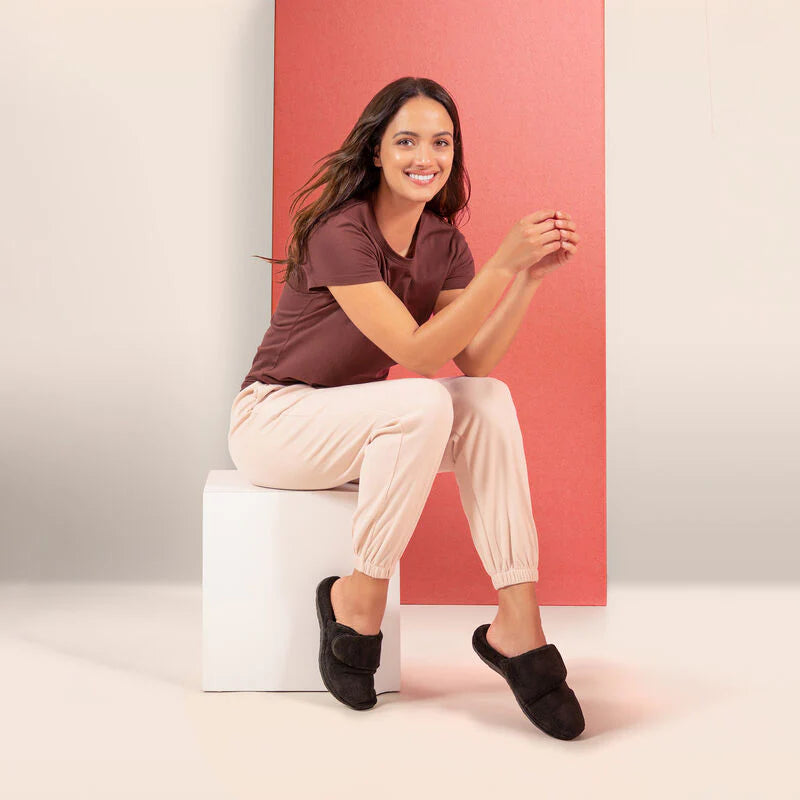 Aetrex Women's Mandy Slipper