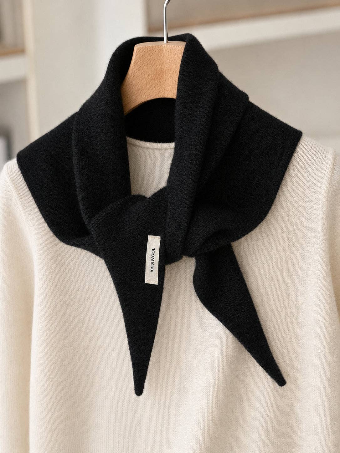 JC Sunny Fashion JC024505 100% Merino Wool Triangle Scarf