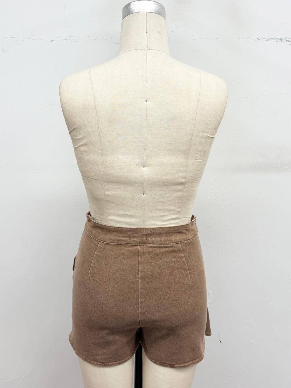 Timing Brand Women's Ruffle Hem Stretch Brown Denim Skort