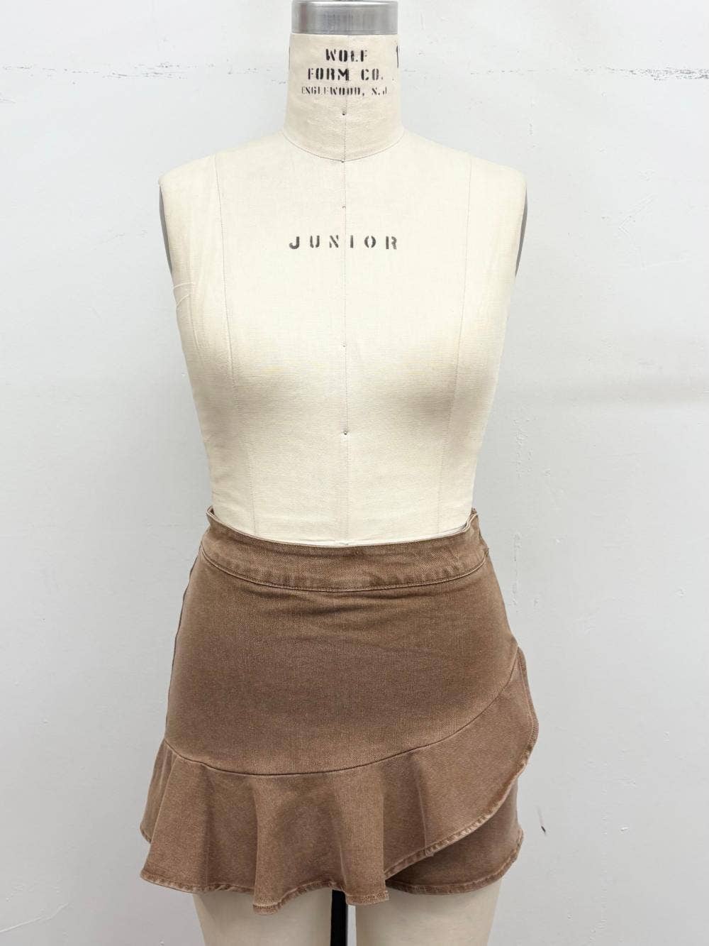 Timing Brand Women's Ruffle Hem Stretch Brown Denim Skort