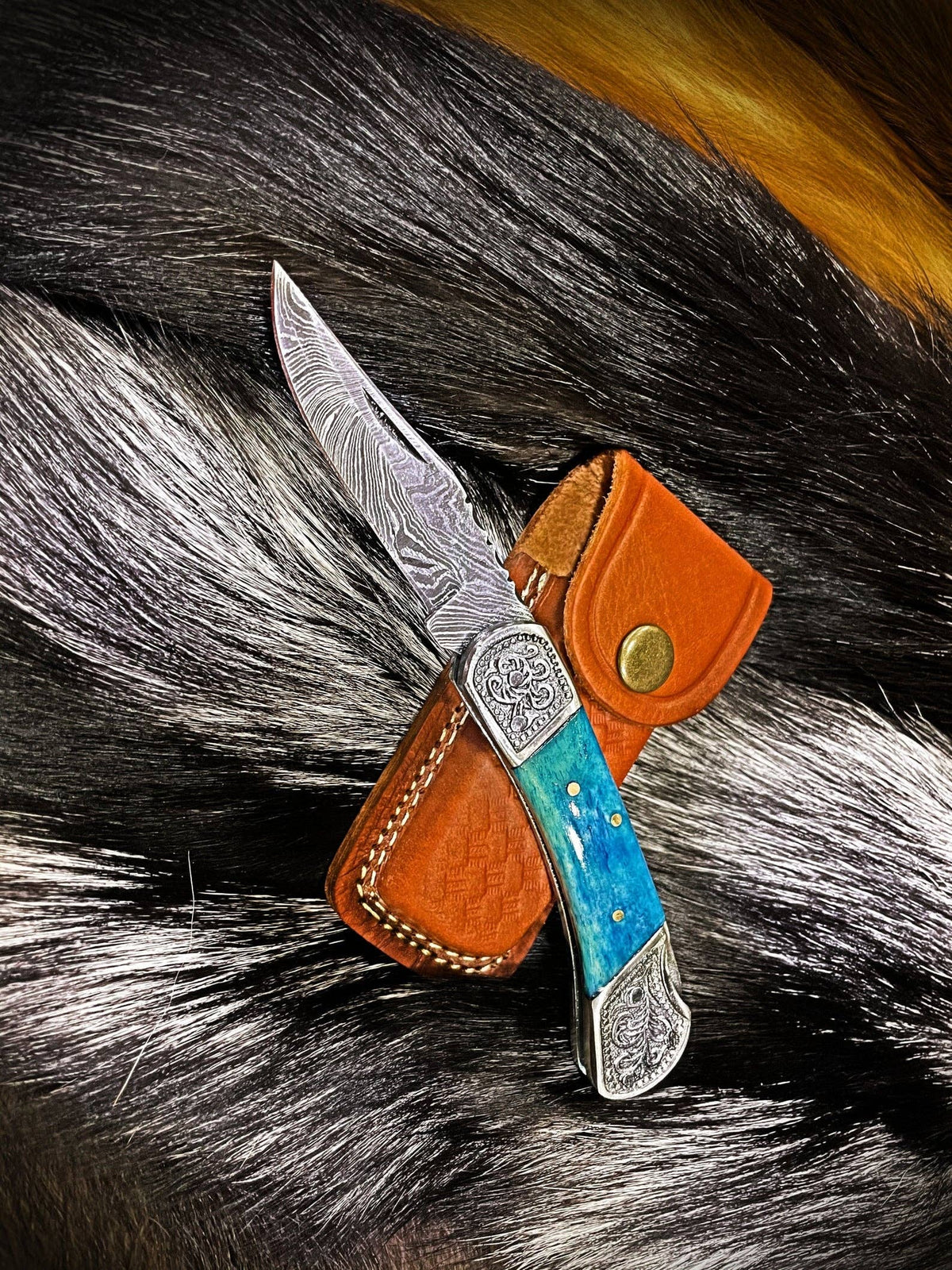 Titan International Pocket Knife Dyed Blue Bone 6.5'' Damascus Steel Knife Steel